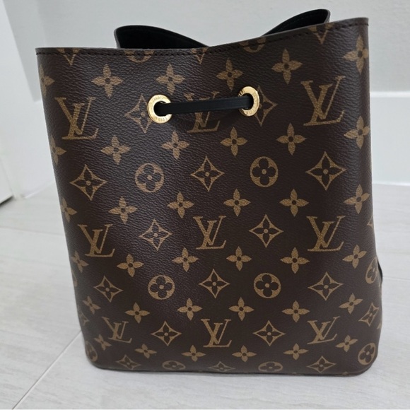 Authentic Louis Vuitton Neo Noe MM Monogram - Like New - Picture 3 of 10